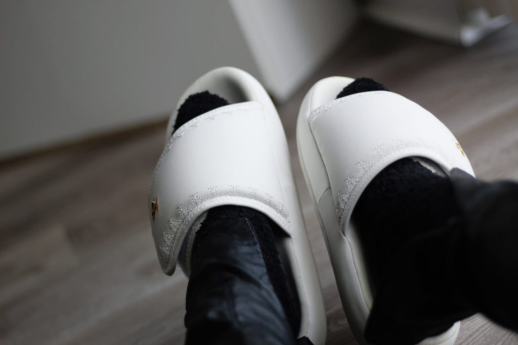 TZUL Pillow Top Slides Blanco