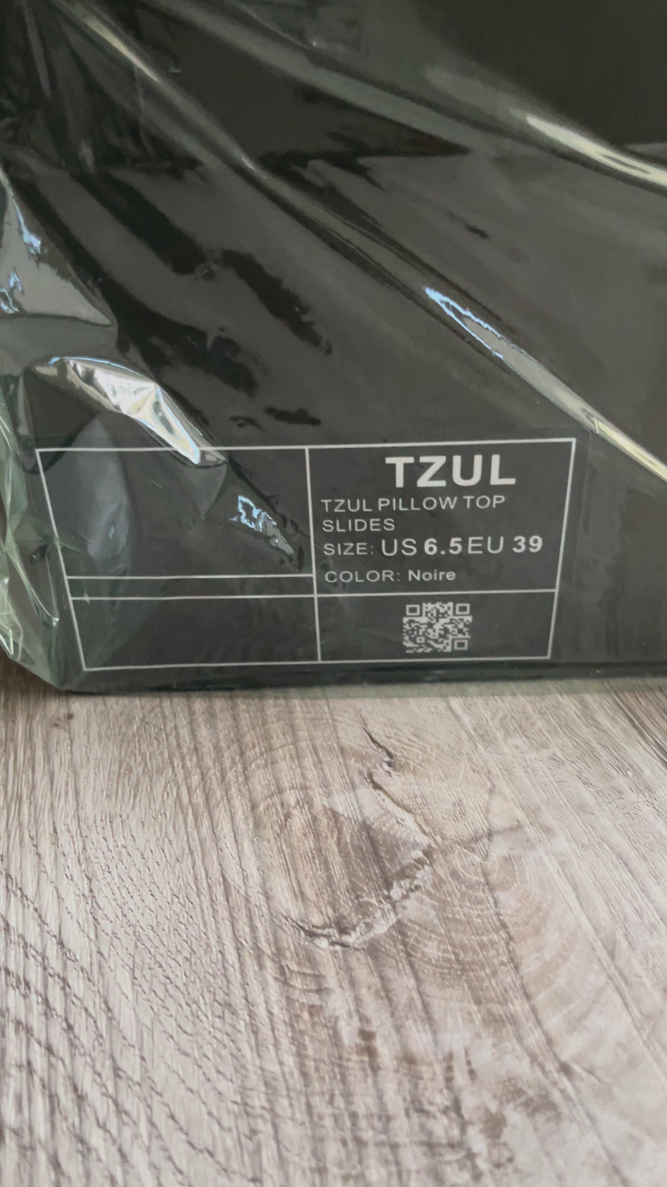 TZUL Pillow Top Slides (Blanco)